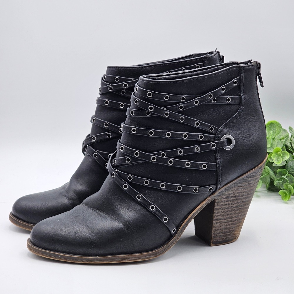 Fergalicious Fergie Windy Black‎ Heeled Ankle Boots Women's 8.5M Studded Straps